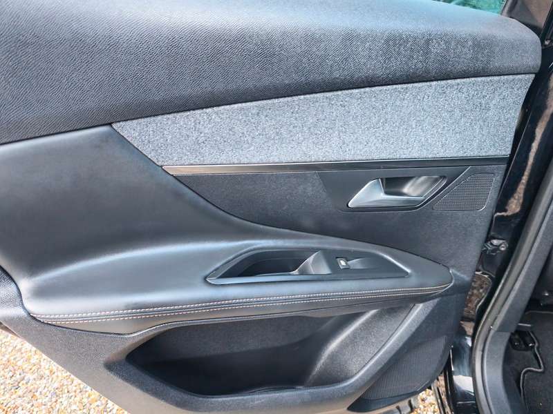 2017 PEUGEOT 3008 2017 PEUGEOT 3008