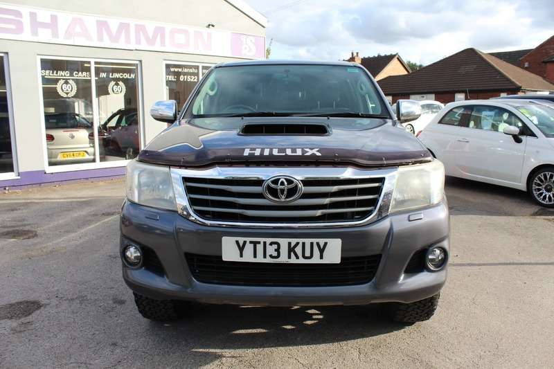 A 2013 TOYOTA HILUX 3.0 INVINCIBLE 4X4 D-4D DCB A 2013 TOYOTA HILUX 3.0 INVINCIBLE 4X4 D-4D DCB