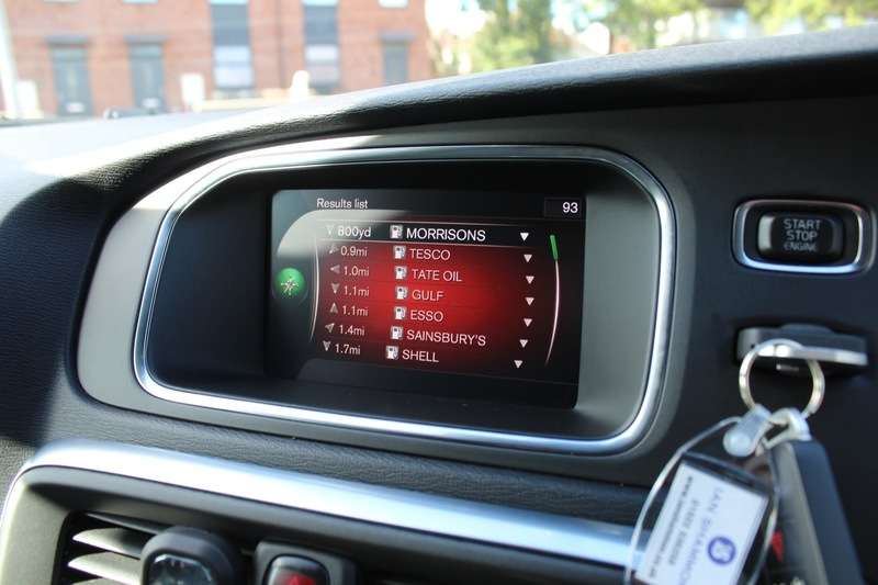 2019 VOLVO V40 2019 VOLVO V40