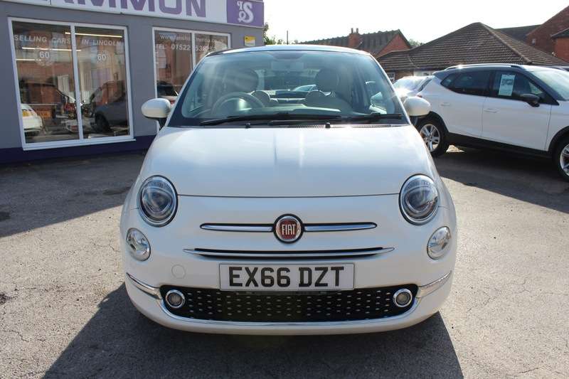 A 2016 FIAT 500 LOUNGE A 2016 FIAT 500 LOUNGE