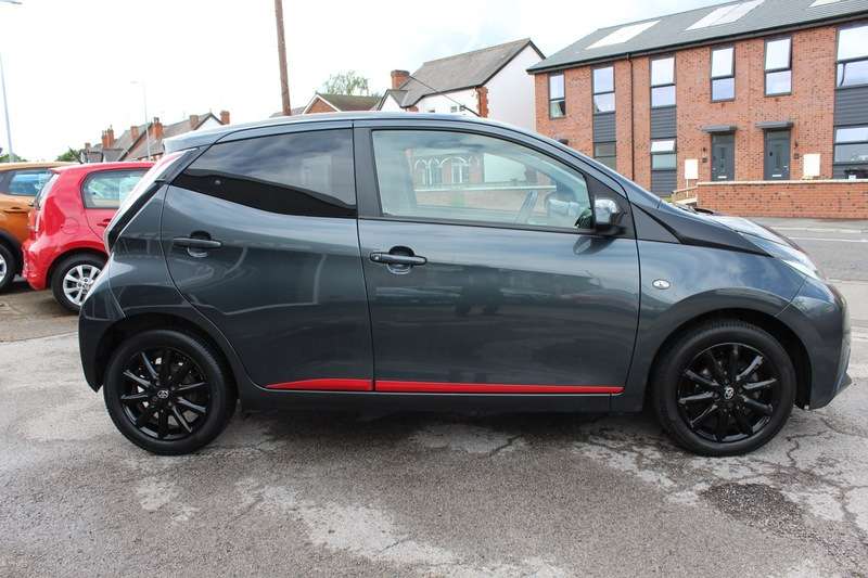 A 2018 TOYOTA AYGO VVT-I X-PRESS A 2018 TOYOTA AYGO VVT-I X-PRESS