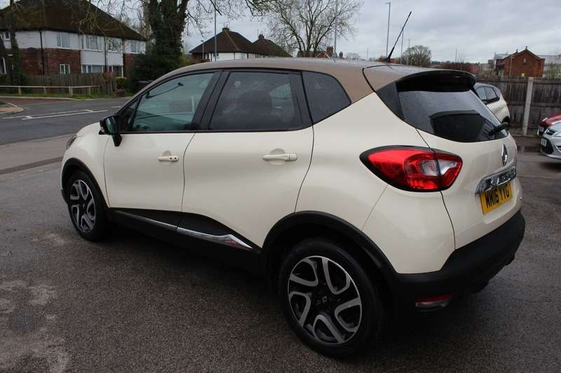 A 2016 RENAULT CAPTUR ICONIC NAV DCI A 2016 RENAULT CAPTUR ICONIC NAV DCI