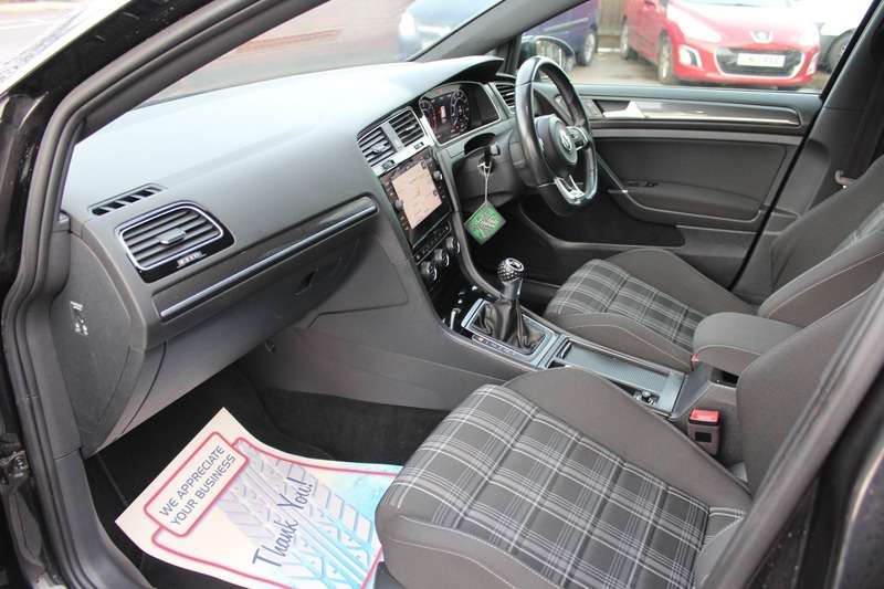 2018 VOLKSWAGEN GOLF 2018 VOLKSWAGEN GOLF