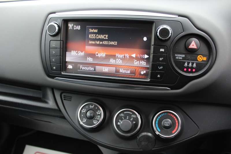2015 TOYOTA YARIS 2015 TOYOTA YARIS