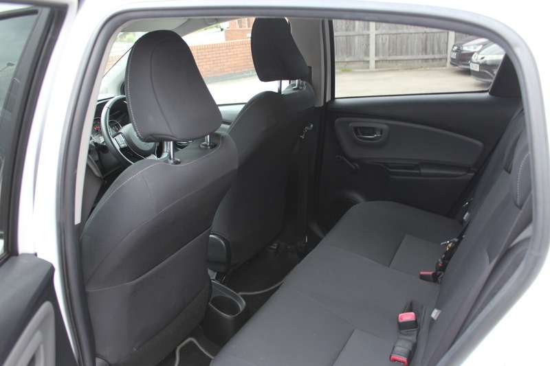2015 TOYOTA YARIS 2015 TOYOTA YARIS