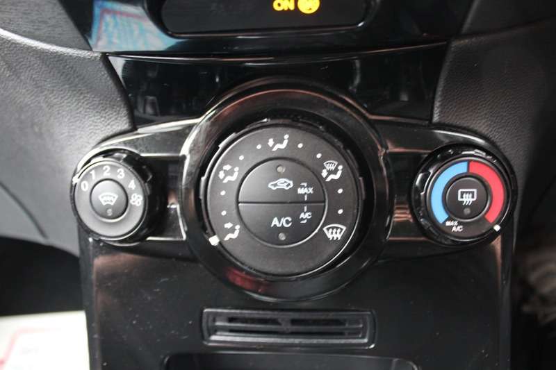 2015 FORD FIESTA 2015 FORD FIESTA