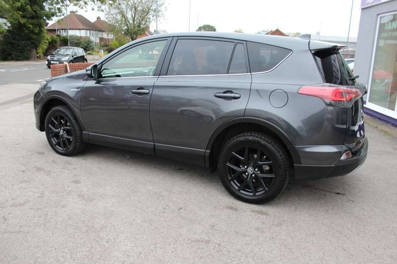 A 2017 TOYOTA RAV4 VVT-I ICON AWD TSS A 2017 TOYOTA RAV4 VVT-I ICON AWD TSS