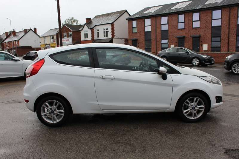 A 2016 FORD FIESTA 1.25 ZETEC THREE DOOR . A 2016 FORD FIESTA 1.25 ZETEC THREE DOOR .