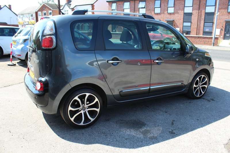 A 2016 CITROEN C3 1.6 BLUEHDI PLATINUM PICASSO A 2016 CITROEN C3 1.6 BLUEHDI PLATINUM PICASSO