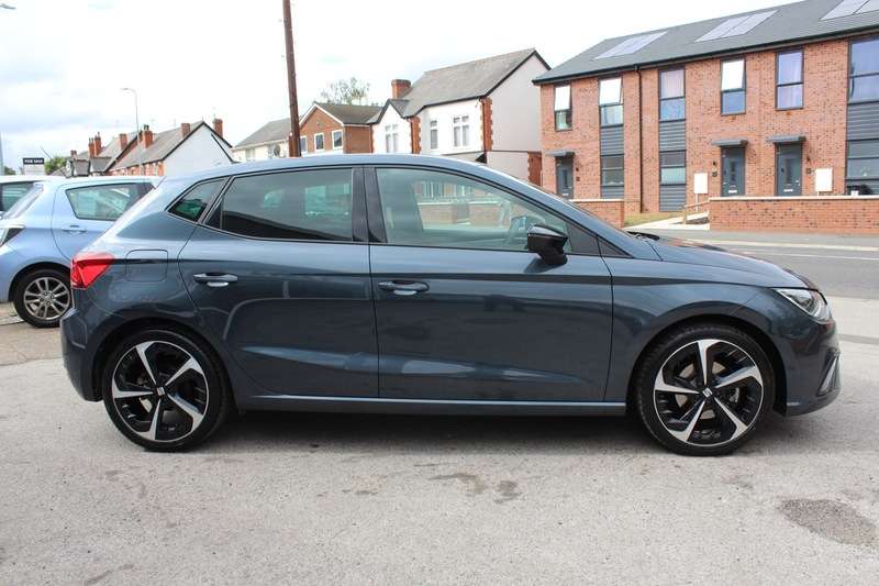 A 2022 SEAT IBIZA 1.0 TSI FR SPORT A 2022 SEAT IBIZA 1.0 TSI FR SPORT