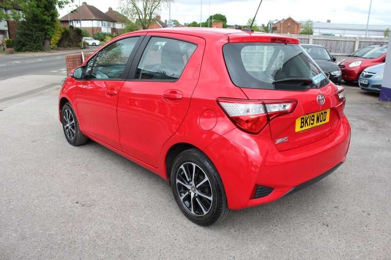 A 2019 TOYOTA YARIS VVT-I ICON TECH A 2019 TOYOTA YARIS VVT-I ICON TECH