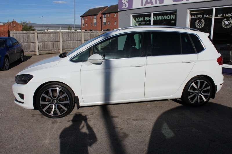 A 2016 VOLKSWAGEN GOLF 2.0 GT TDI DSG A 2016 VOLKSWAGEN GOLF 2.0 GT TDI DSG