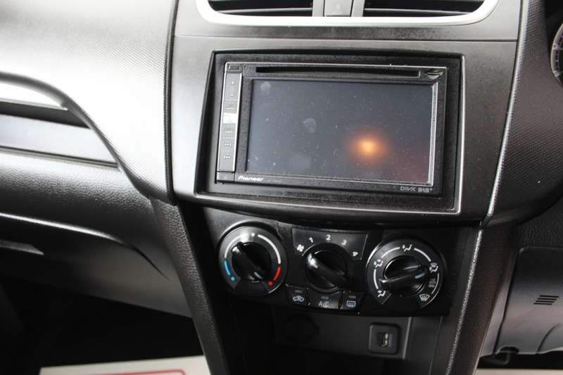 2015 SUZUKI SWIFT 2015 SUZUKI SWIFT