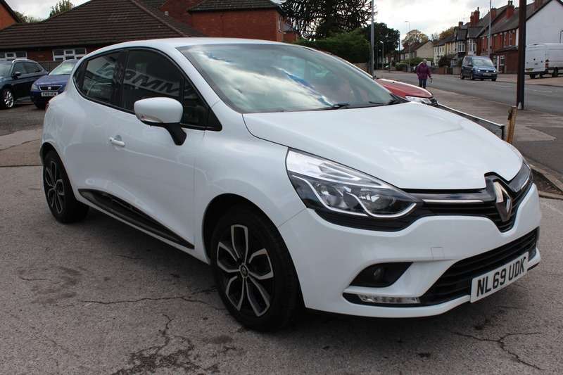 A 2019 RENAULT CLIO 1.0 PLAY TCE A 2019 RENAULT CLIO 1.0 PLAY TCE