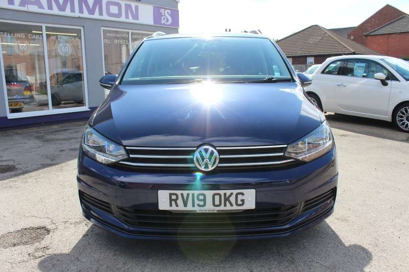 A 2019 VOLKSWAGEN TOURAN 1.6 SE TDI DSG A 2019 VOLKSWAGEN TOURAN 1.6 SE TDI DSG