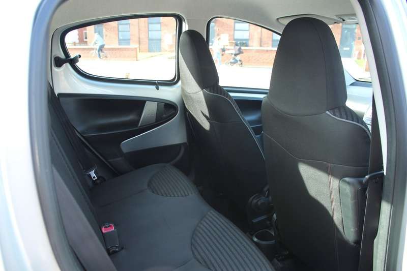 2013 PEUGEOT 107 2013 PEUGEOT 107