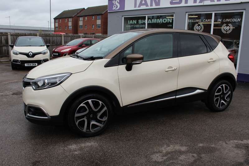 A 2016 RENAULT CAPTUR ICONIC NAV DCI A 2016 RENAULT CAPTUR ICONIC NAV DCI
