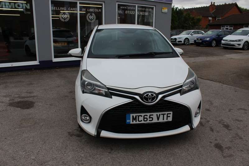 2015 TOYOTA YARIS 2015 TOYOTA YARIS