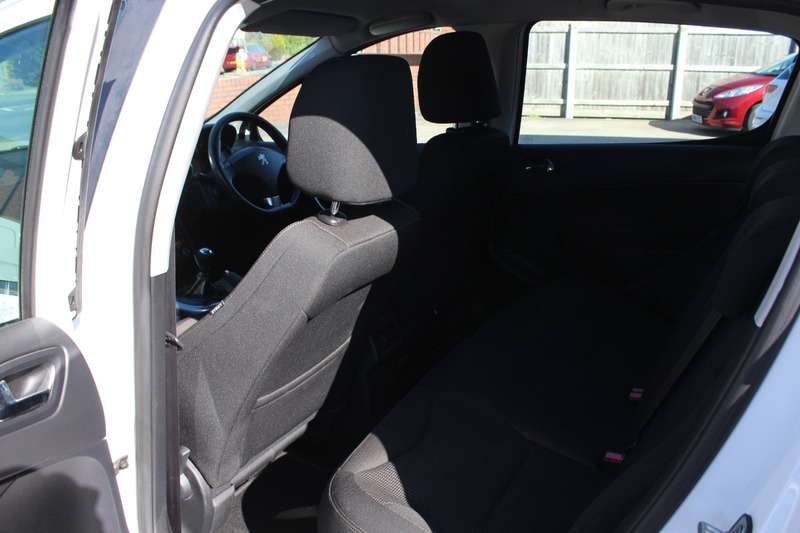 2013 PEUGEOT 308 2013 PEUGEOT 308