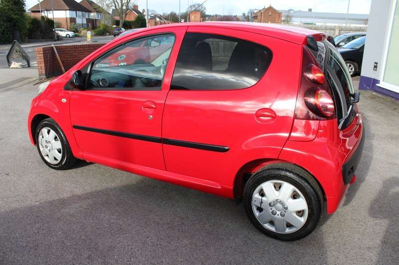 A 2012 PEUGEOT 107 ALLURE A 2012 PEUGEOT 107 ALLURE