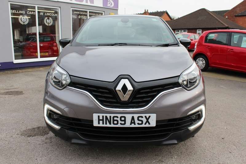 A 2019 RENAULT CAPTUR ICONIC TCE A 2019 RENAULT CAPTUR ICONIC TCE