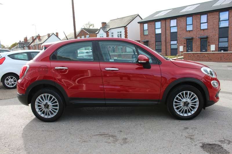 A 2017 FIAT 500X 1.6 POP STAR A 2017 FIAT 500X 1.6 POP STAR