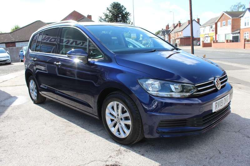 A 2019 VOLKSWAGEN TOURAN 1.6 SE TDI DSG A 2019 VOLKSWAGEN TOURAN 1.6 SE TDI DSG