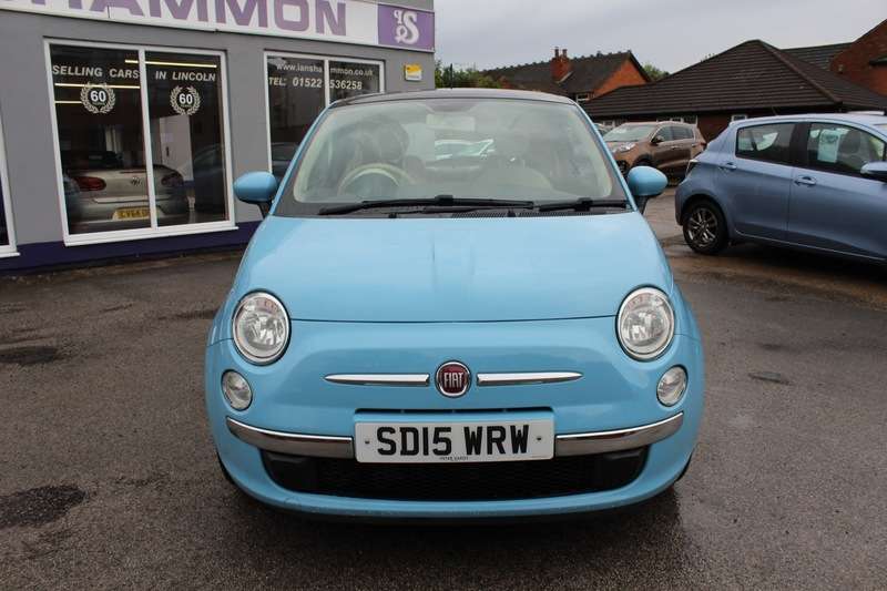 A 2015 FIAT 500 LOUNGE A 2015 FIAT 500 LOUNGE
