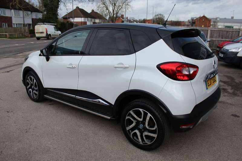 A 2017 RENAULT CAPTUR ICONIC NAV DCI A 2017 RENAULT CAPTUR ICONIC NAV DCI