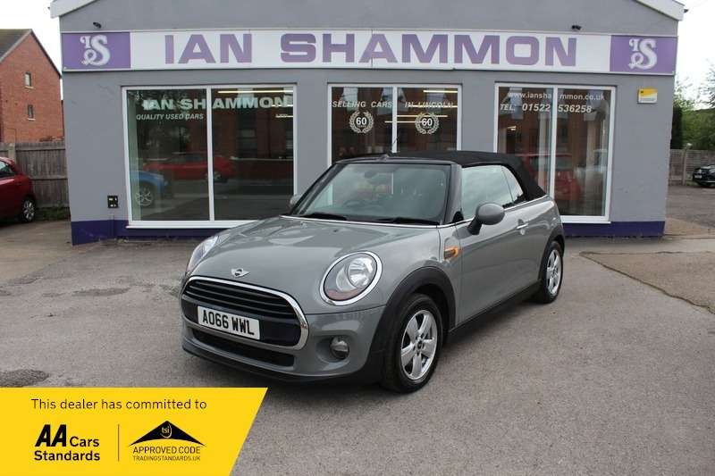 A 2016 MINI MINI 1.5 COOPER CONVERTIBLE A 2016 MINI MINI 1.5 COOPER CONVERTIBLE
