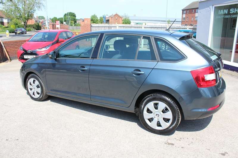 A 2017 SKODA RAPID SPACEBACK S 1.4 TDI A 2017 SKODA RAPID SPACEBACK S 1.4 TDI
