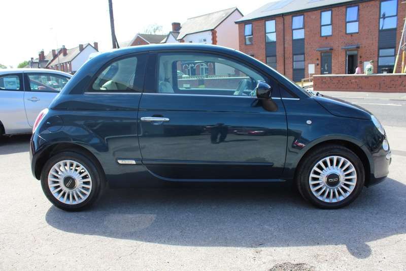 A 2014 FIAT 500 LOUNGE A 2014 FIAT 500 LOUNGE