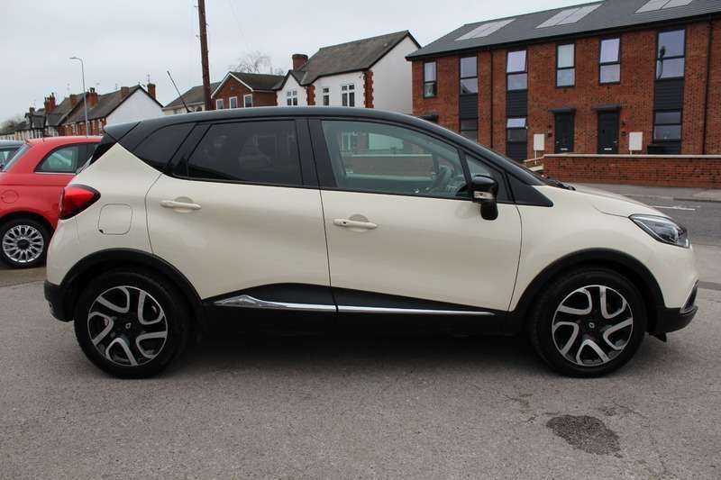 A 2014 RENAULT CAPTUR DYNAMIQUE S MEDIANAV ENERGY DCI S/S A 2014 RENAULT CAPTUR DYNAMIQUE S MEDIANAV ENERGY DCI S/S