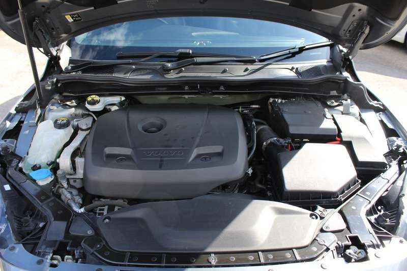 2019 VOLVO V40 2019 VOLVO V40