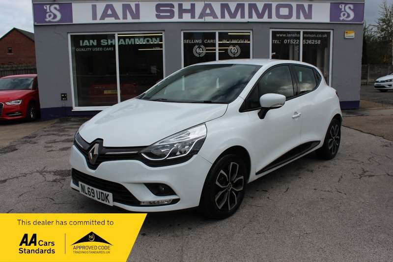 A 2019 RENAULT CLIO 1.0 PLAY TCE A 2019 RENAULT CLIO 1.0 PLAY TCE