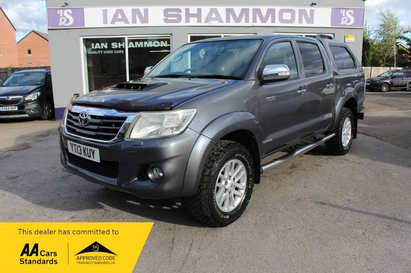 A 2013 TOYOTA HILUX 3.0 INVINCIBLE 4X4 D-4D DCB A 2013 TOYOTA HILUX 3.0 INVINCIBLE 4X4 D-4D DCB