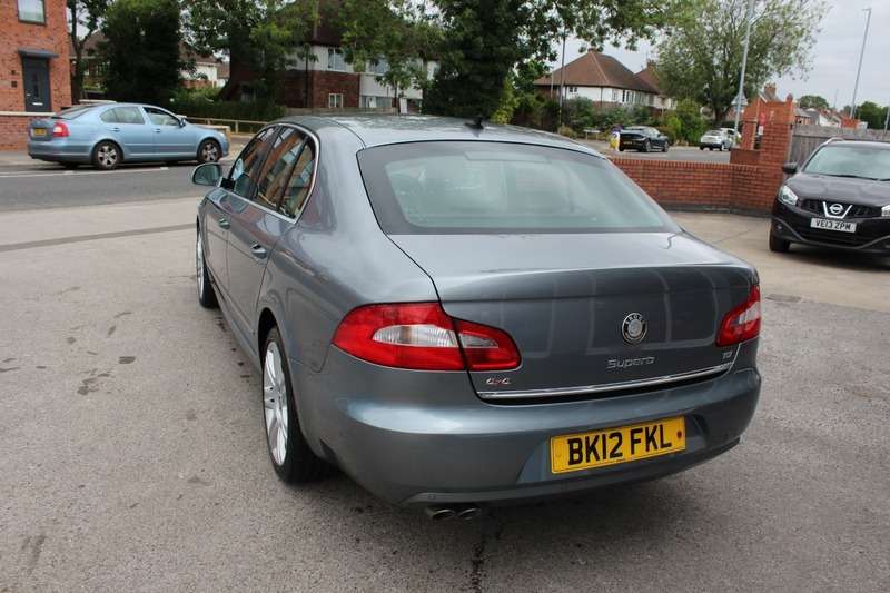 A 2012 SKODA SUPERB ELEGANCE2.0 TDI CR DSG A 2012 SKODA SUPERB ELEGANCE2.0 TDI CR DSG