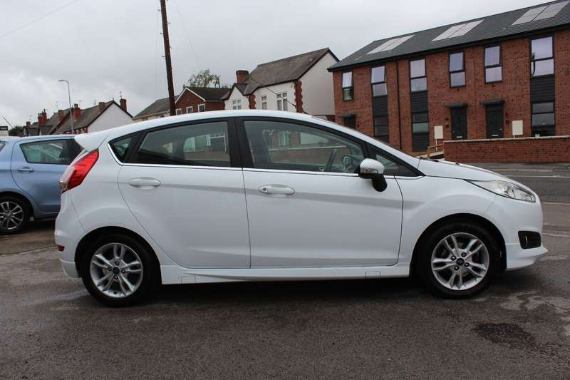A 2015 FORD FIESTA ZETEC A 2015 FORD FIESTA ZETEC