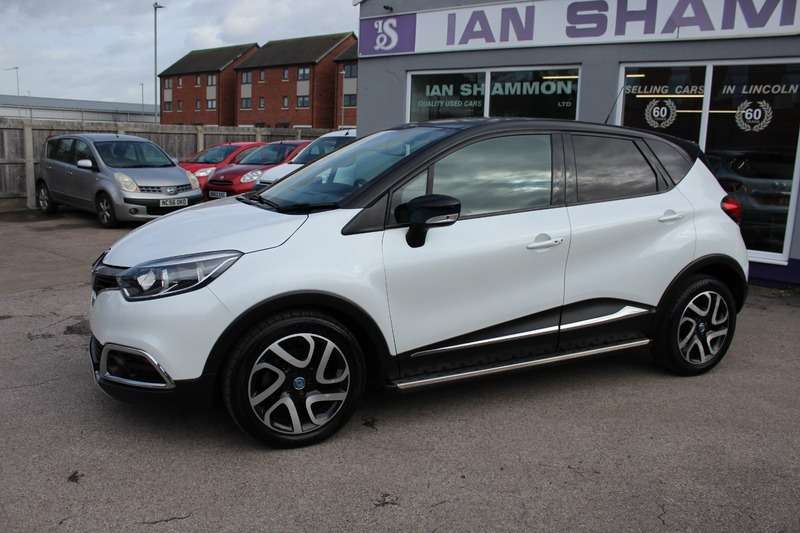 A 2017 RENAULT CAPTUR ICONIC NAV DCI A 2017 RENAULT CAPTUR ICONIC NAV DCI