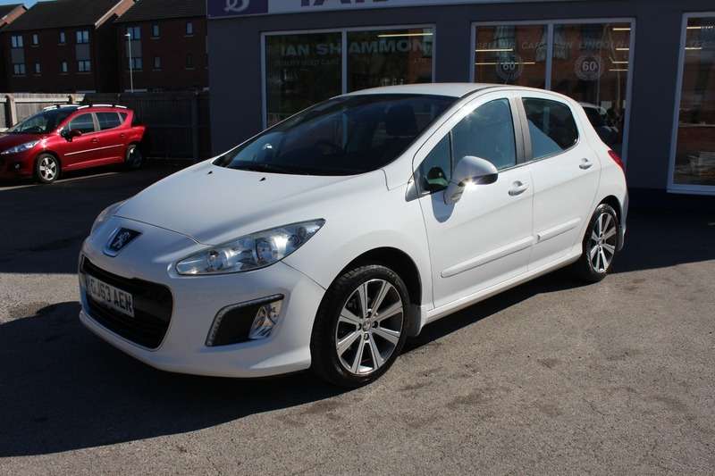 A 2013 PEUGEOT 308 E-HDI ACTIVE NAVIGATION VERSION A 2013 PEUGEOT 308 E-HDI ACTIVE NAVIGATION VERSION