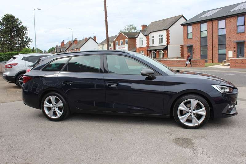 A 2022 SEAT LEON 1.5 TSI EVO FR ESTATE A 2022 SEAT LEON 1.5 TSI EVO FR ESTATE