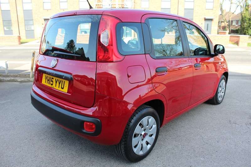 A 2015 FIAT PANDA POP A 2015 FIAT PANDA POP