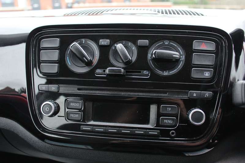 2016 VOLKSWAGEN UP 2016 VOLKSWAGEN UP