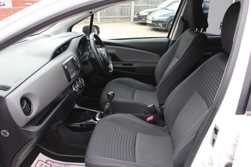 2015 TOYOTA YARIS 2015 TOYOTA YARIS
