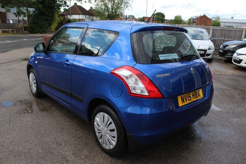 A 2015 SUZUKI SWIFT 1.2 SZ2 A 2015 SUZUKI SWIFT 1.2 SZ2