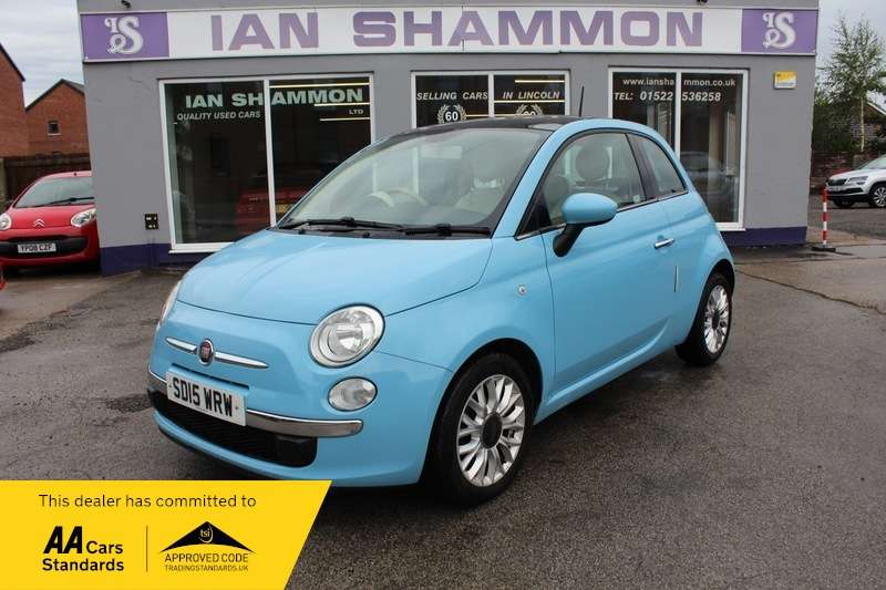 A 2015 FIAT 500 LOUNGE A 2015 FIAT 500 LOUNGE