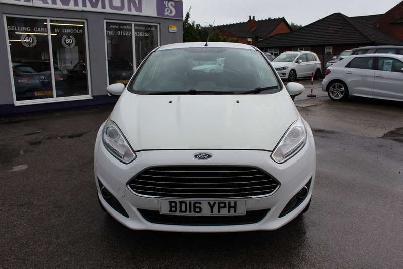 A 2016 FORD FIESTA 1.25 ZETEC THREE DOOR . A 2016 FORD FIESTA 1.25 ZETEC THREE DOOR .