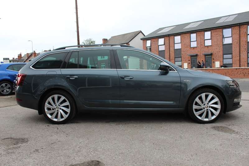 A 2019 SKODA OCTAVIA 2.0 LAURIN AND KLEMENT TSI DSG A 2019 SKODA OCTAVIA 2.0 LAURIN AND KLEMENT TSI DSG