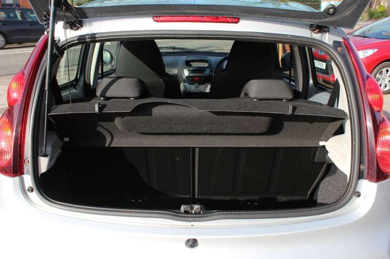 2013 PEUGEOT 107 2013 PEUGEOT 107