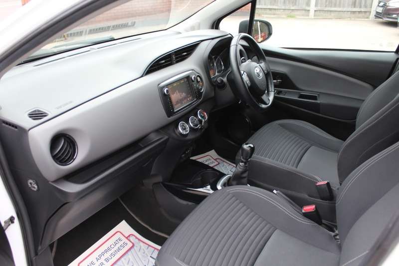 2015 TOYOTA YARIS 2015 TOYOTA YARIS